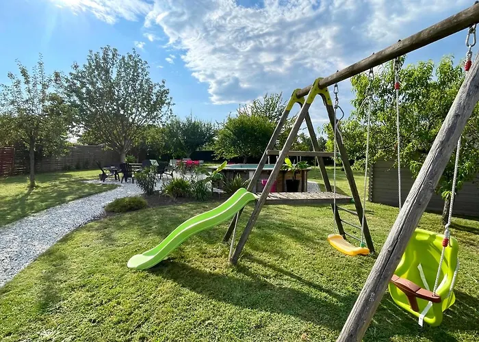 Les Régniers - 1 X4 à 6 Et 1 X8 - à Réserver Ensemble Ou Séparément Eynesse