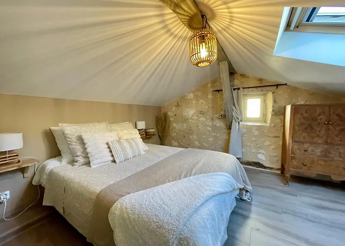 Les Régniers - 1 X4 à 6 Et 1 X8 - à Réserver Ensemble Ou Séparément * Eynesse